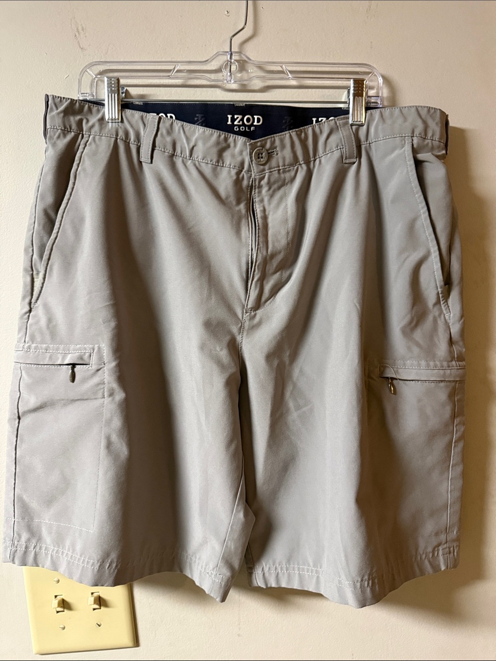 Izod Men's Light Gray Cargo Shorts with Zippered Pockets